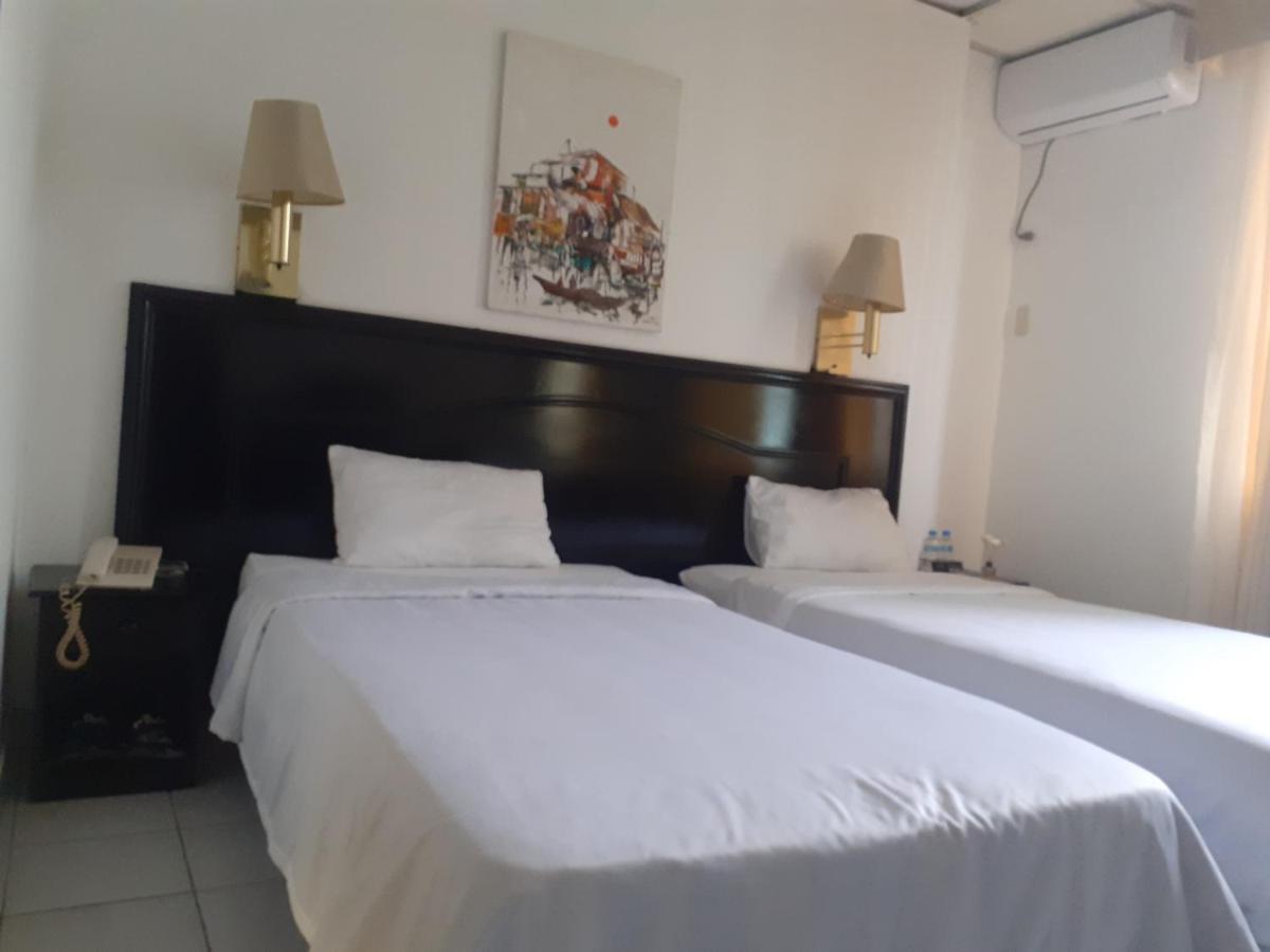 גוויאקיל Hotel Doral מראה חיצוני תמונה